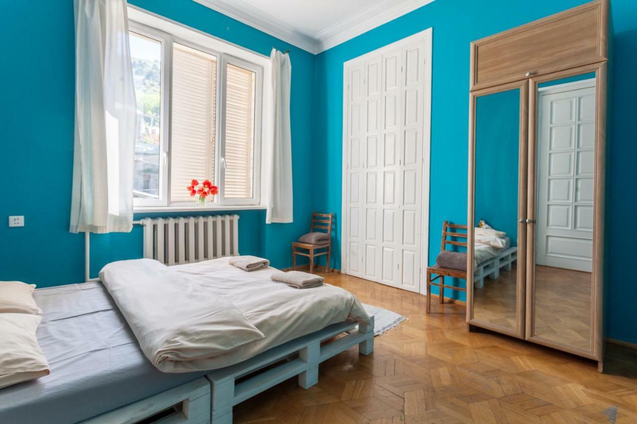 M42 Hostel Tbilisi Eksteriør billede