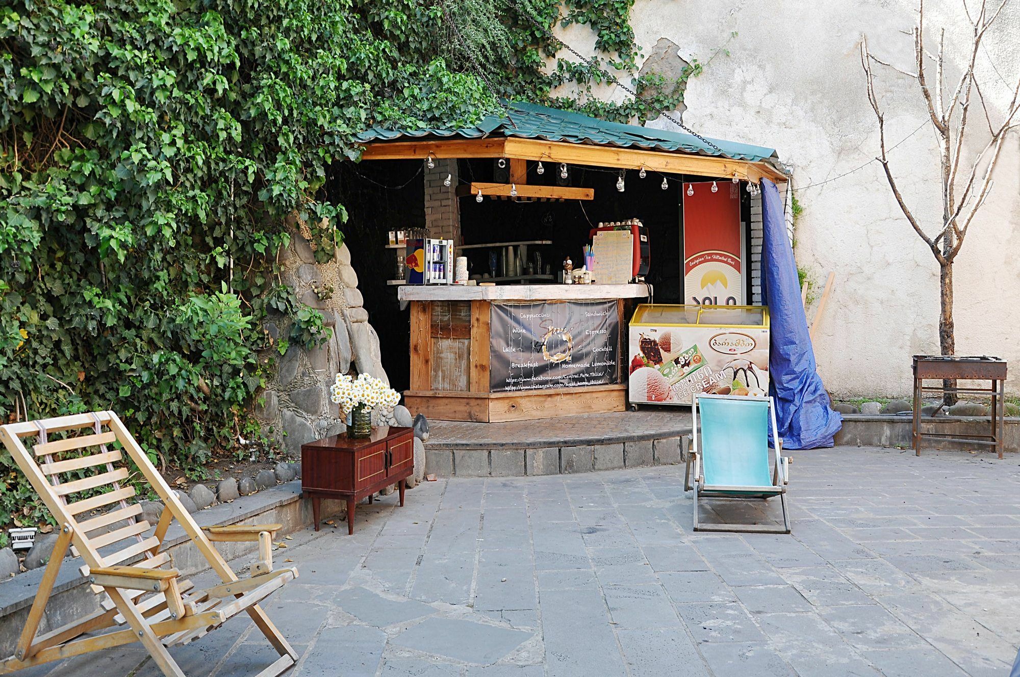 M42 Hostel Tbilisi Eksteriør billede
